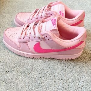 Nike Light Pink and Hot Pink Sneakers women’s size 8 brand new
